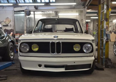 BMW 2002 Turbo replica blanche vue avant