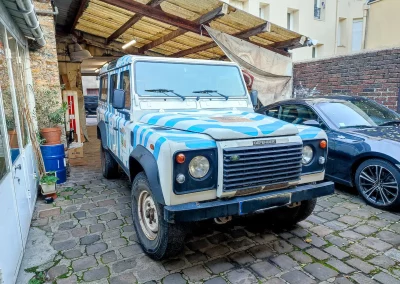 Land Rover Defender 110 2 zébré bleu et blanc