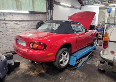 Intervention moteur sur une Mazda MX5 NB à l’atelier Autorosati