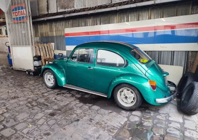 Volkswagen Coccinelle vert Métallisé à l’atelier Autorosati