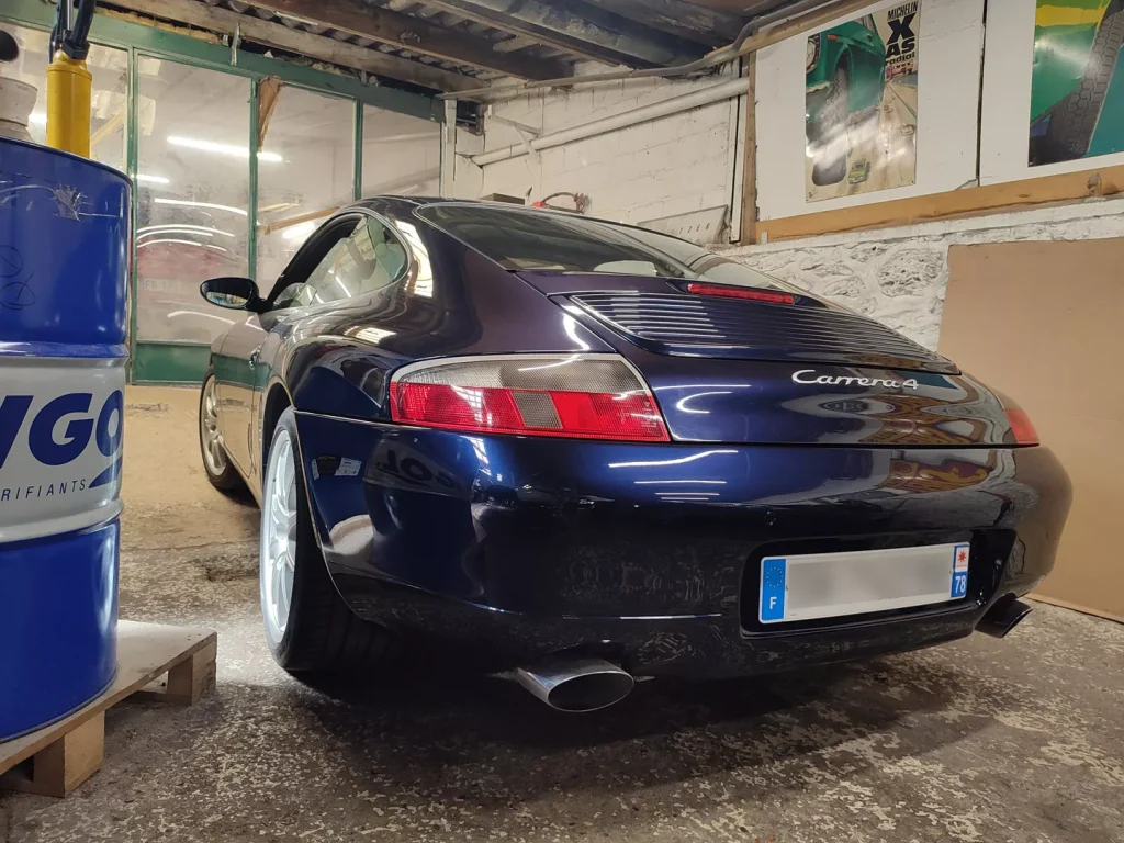 Porsche 911 Carrera 4 996 vue arrière